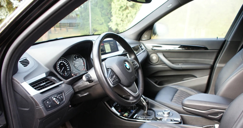 BMW X1 cena 129800 przebieg: 56000, rok produkcji 2020 z Warszawa małe 379